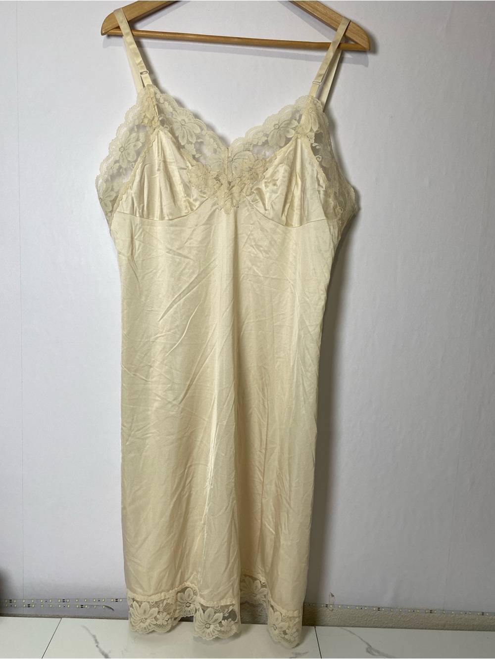 Vintage Lorraine Chemise Slip Lace Large Sleepwear Beige